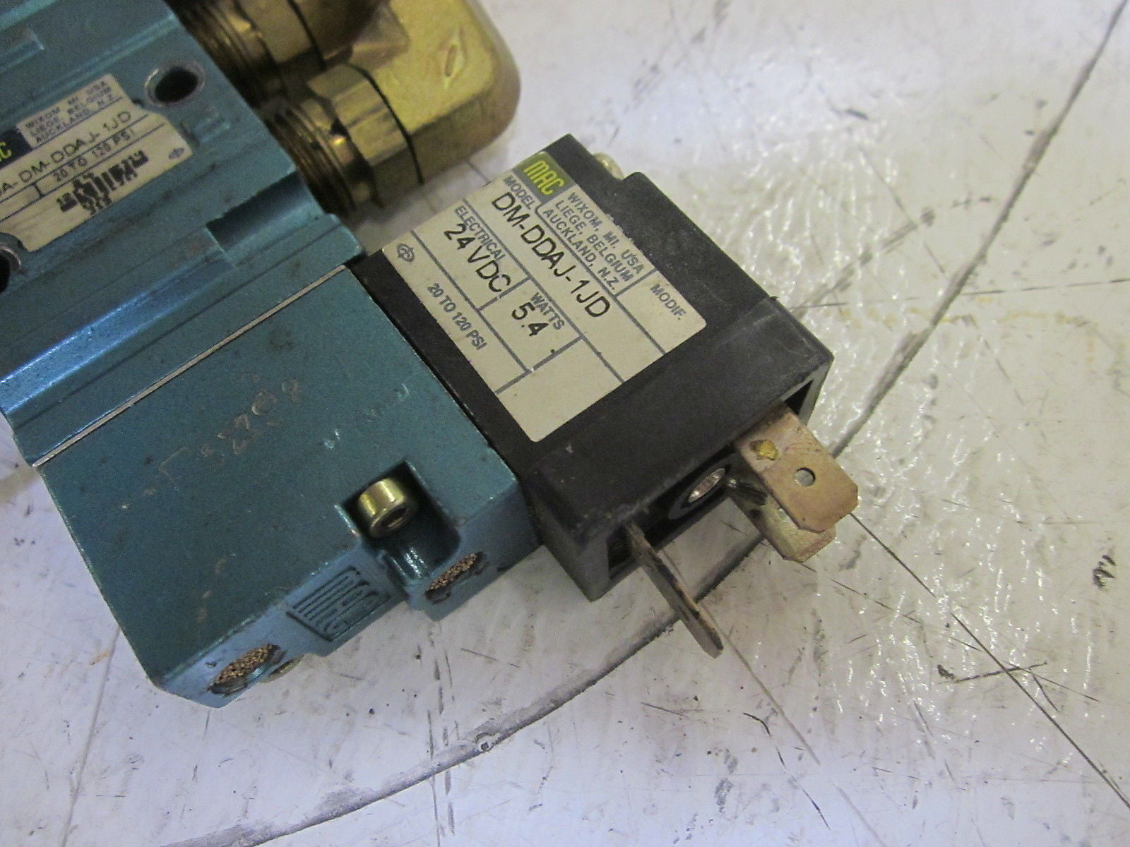 MAC 421A-BOA-DM-DDAJ-1JD VALVE 24VDC  *USED*