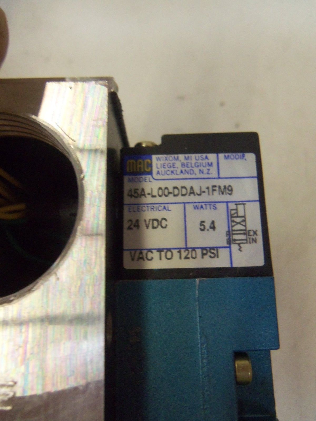 MAC 45A-L00-DDAJ-1FM9 WITH CIRCUIT BAR  *NEW NO BOX*