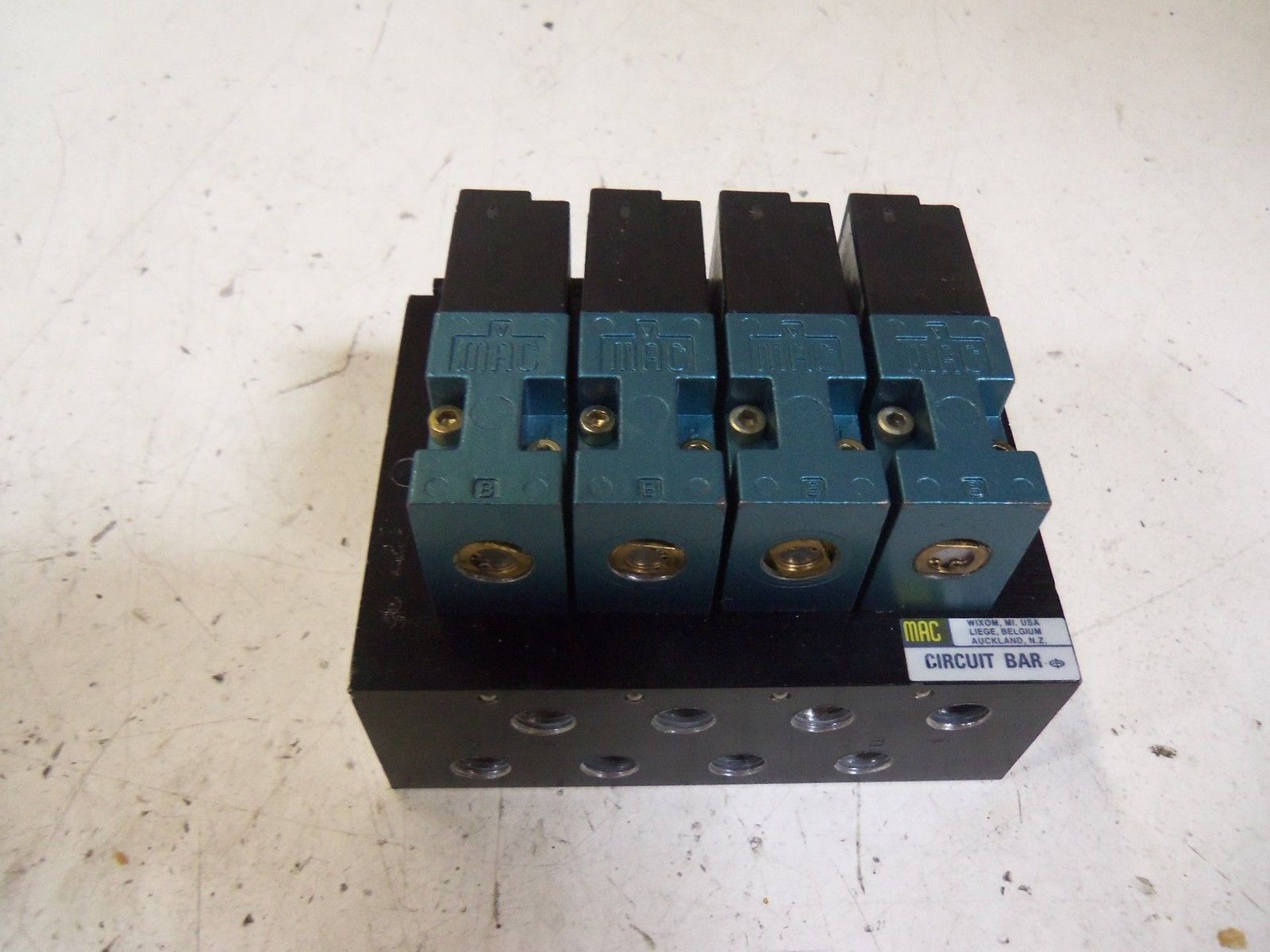 MAC 45A-L00-DDAJ-1FM WITH CIRCUIT BAR  *NEW NO BOX*