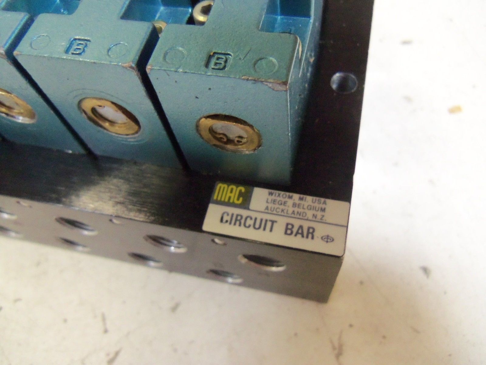 MAC 45A-L00-DDAJ-1FM WITH CIRCUIT BAR  *NEW NO BOX*