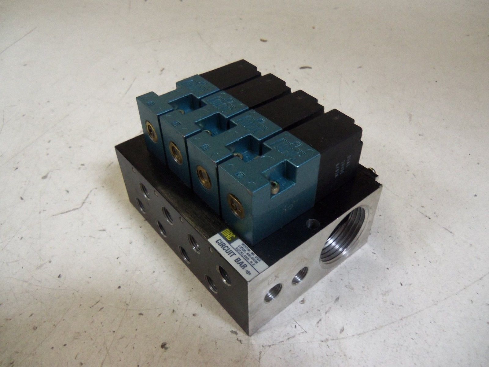 MAC 45A-L00-DDAJ-1FM WITH CIRCUIT BAR  *NEW NO BOX*