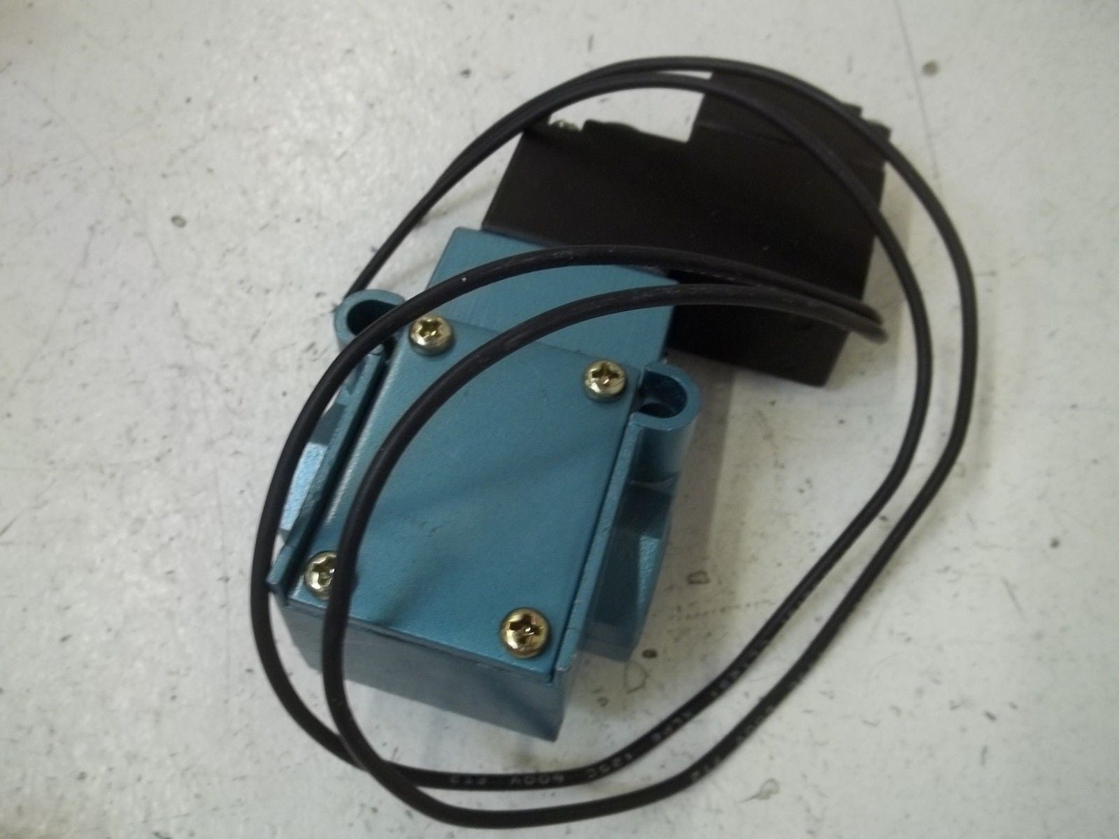 MAC 55B-11-PI-116AA SOLENOID VALVE *NEW IN BOX*