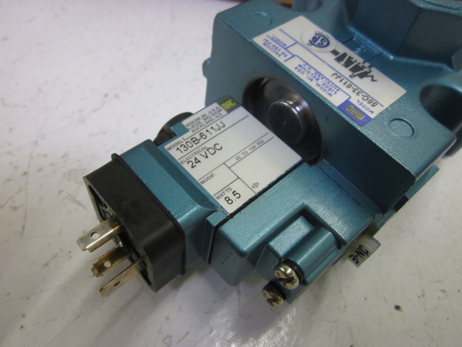 MAC 56C-33-611JJ SOLENOID VALVE *NEW IN BOX*