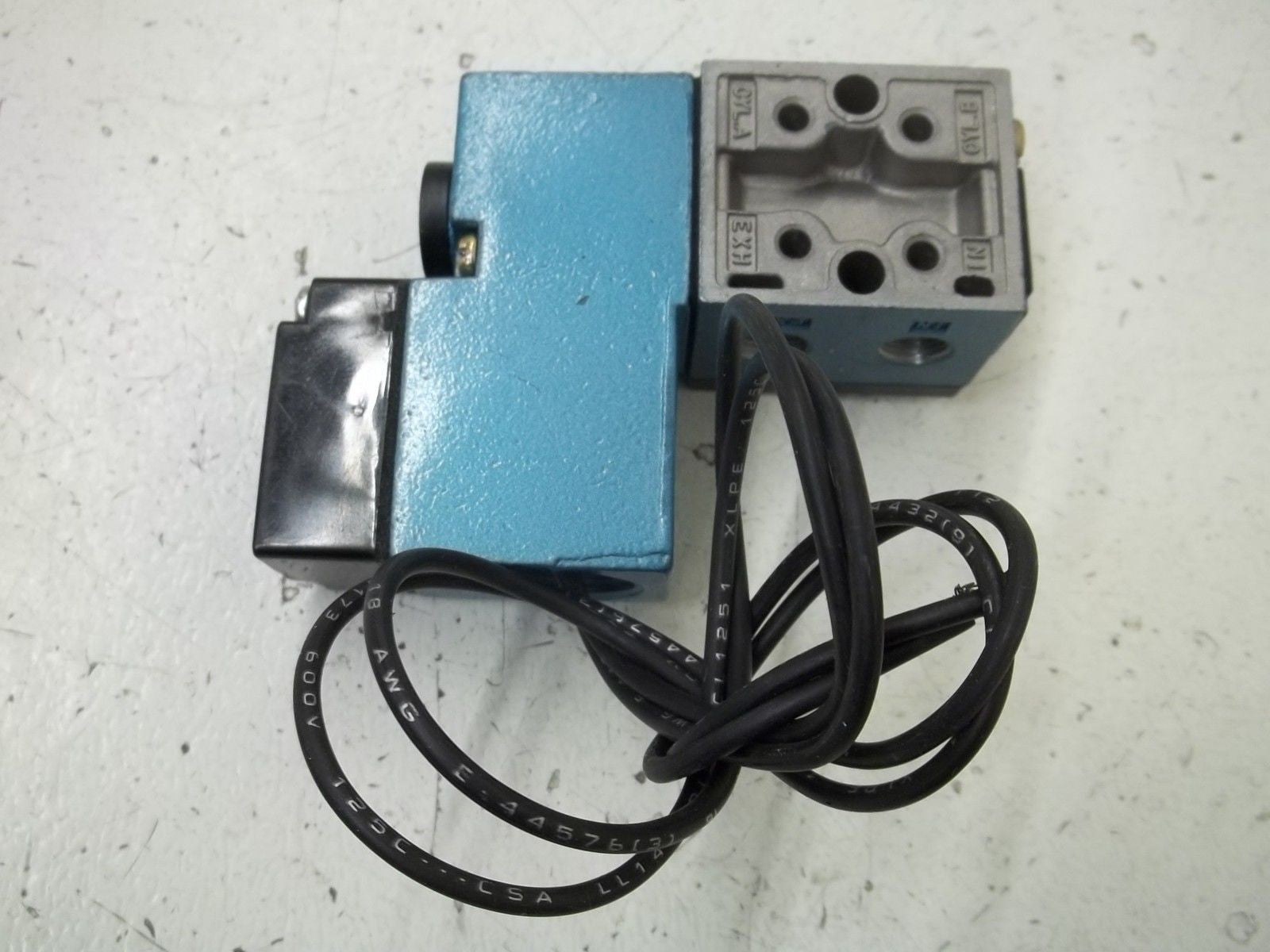 MAC 611B-11-111AA SOLENOID VALVE *USED*