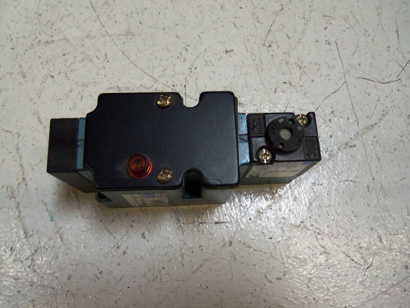 MAC 6213C-000-PM-111DA SOLENOID VALVE *USED*
