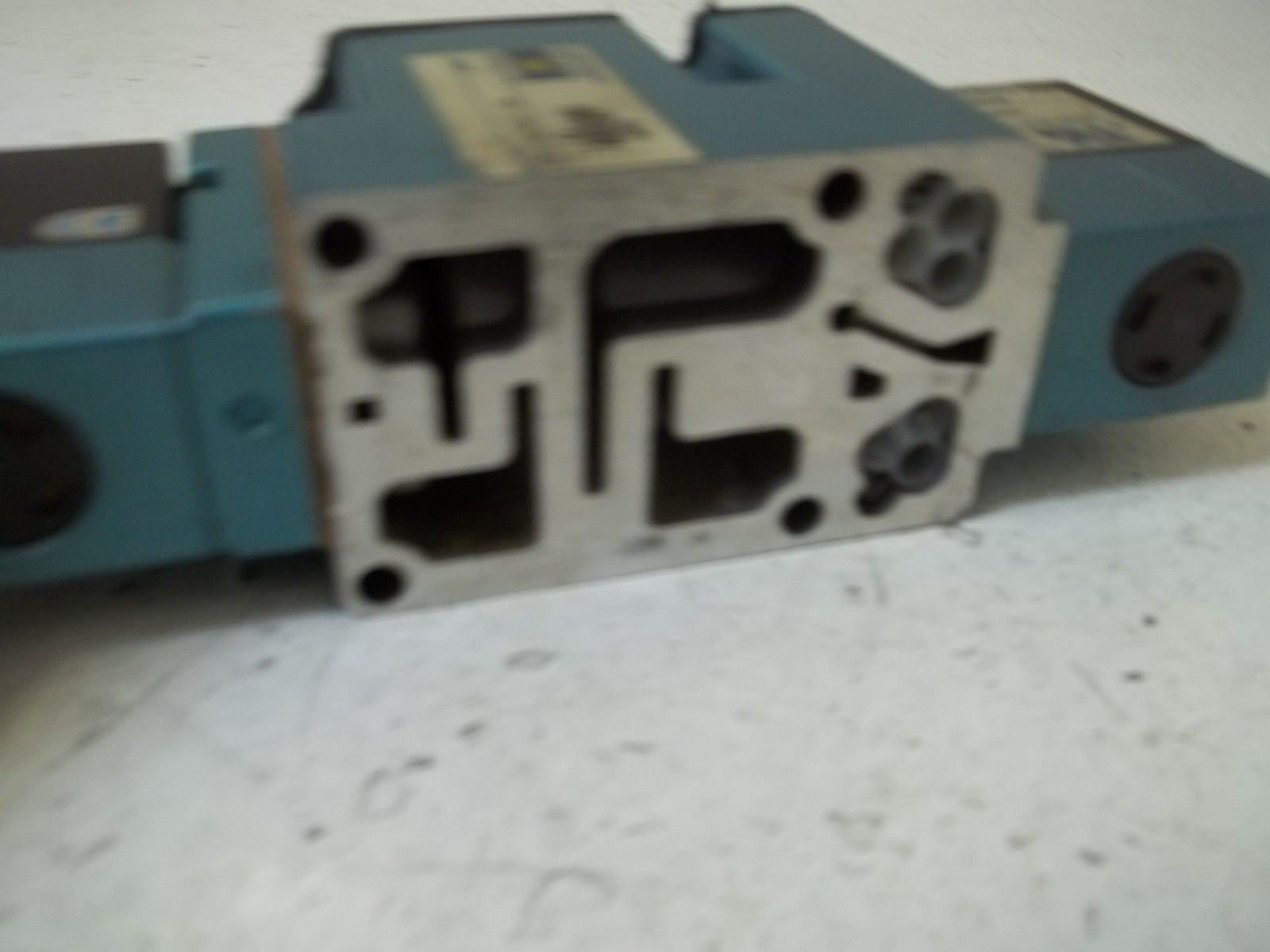MAC 6223C-000-PM-111DA SOLENOID VALVE *USED*