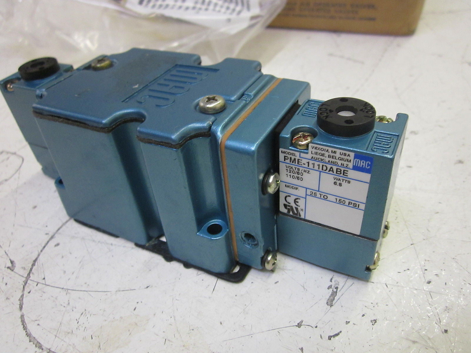 MAC 6321C-000-PM-111DA SOLENOID VALVE 120V *NEW IN BOX*