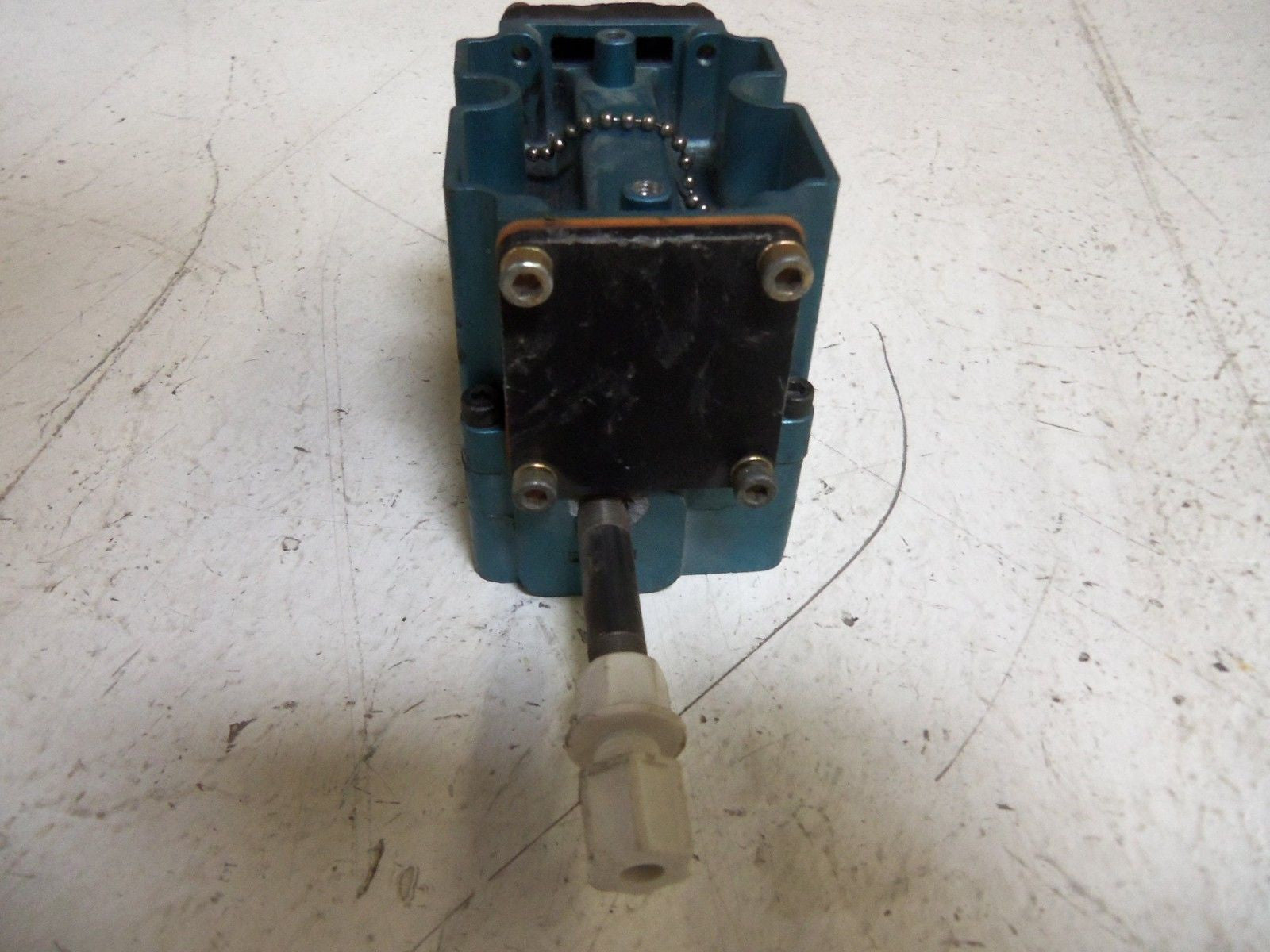 MAC 6512B-131-RA VALVE *USED*