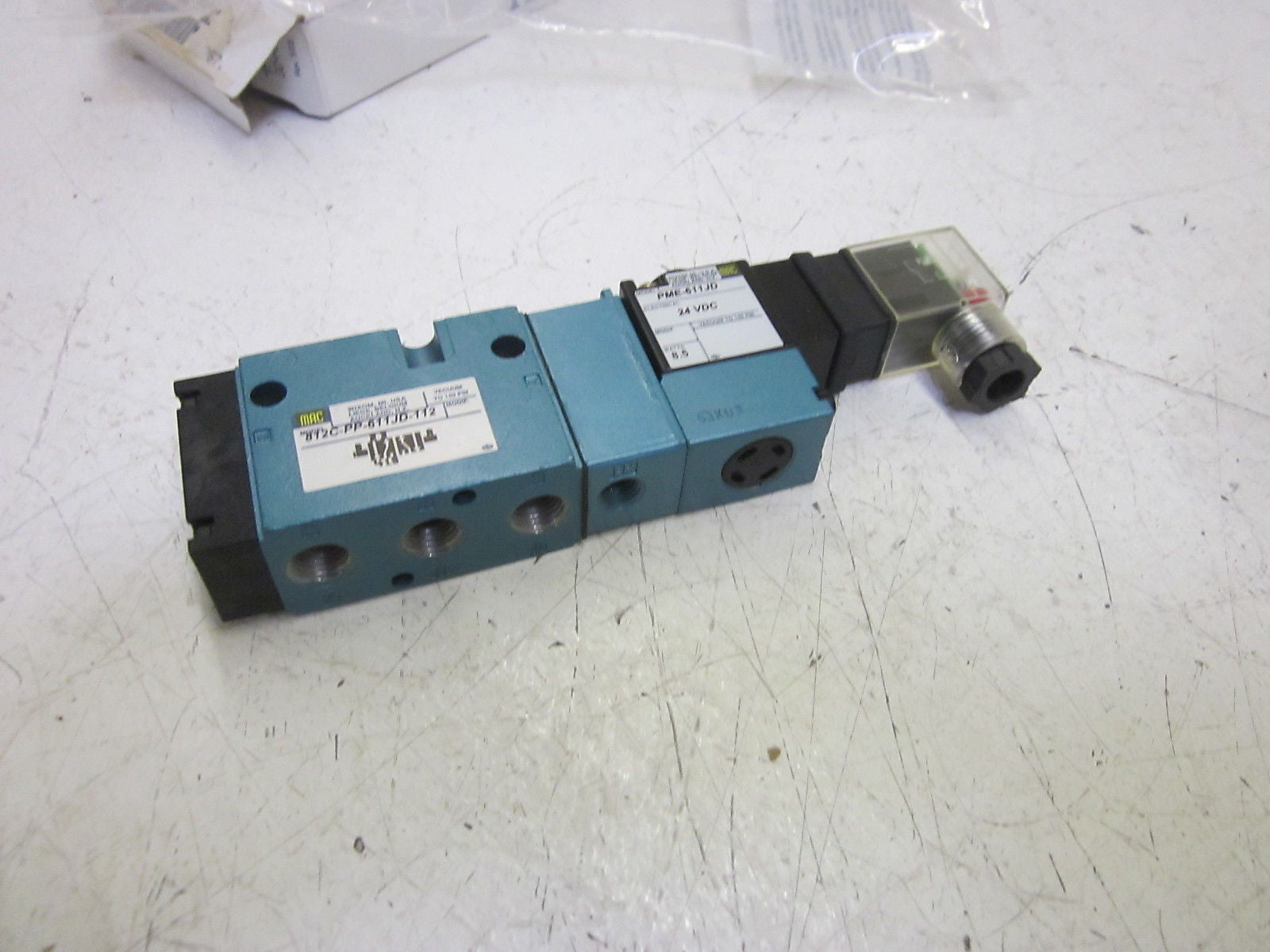 MAC 812C-PP-611JD-112 SOLENOID VALVE 24VDC *NEW NO BOX*