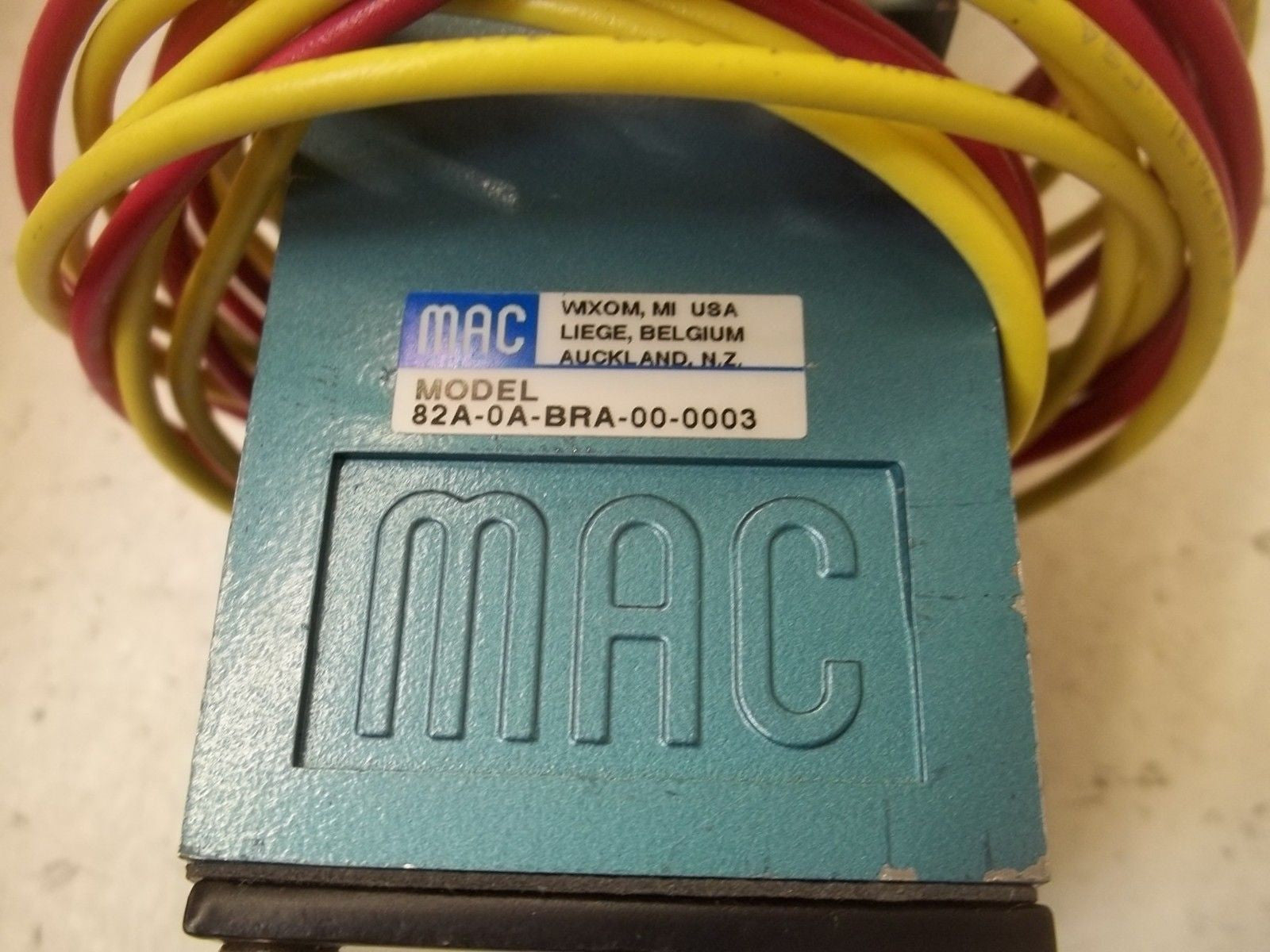 MAC 82A-0A-BRA-00-0003 SOLENOID VALVE BASE *NEW NO BOX*