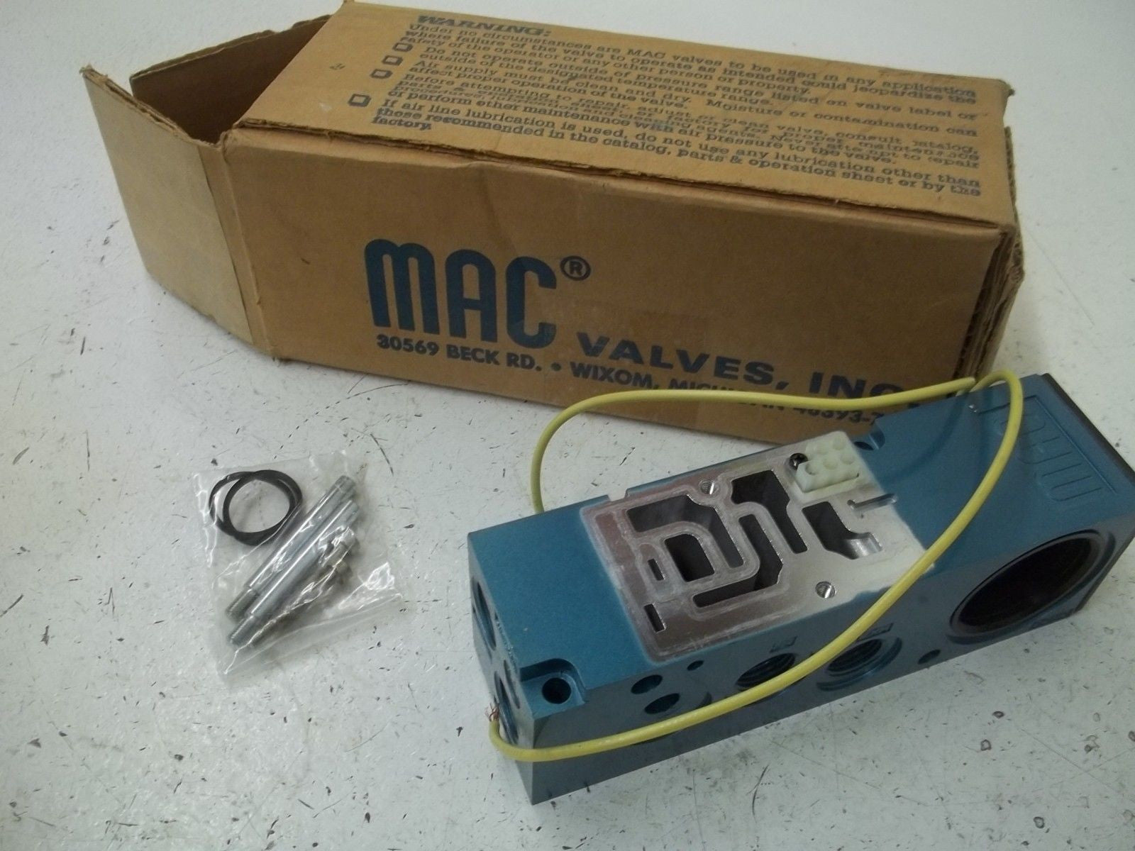 MAC 82A-0A-CKA SOLENOID VALVE *NEW IN BOX*