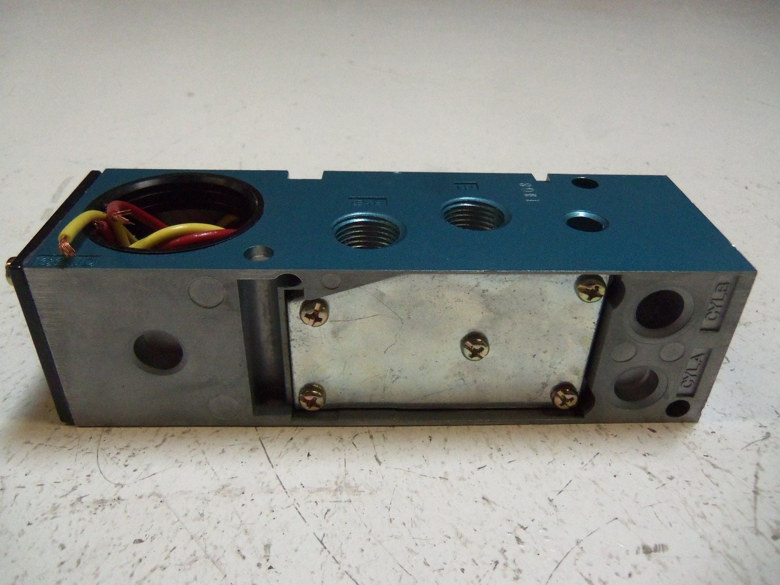 MAC 82A-0A-CKA SOLENOID VALVE *USED*