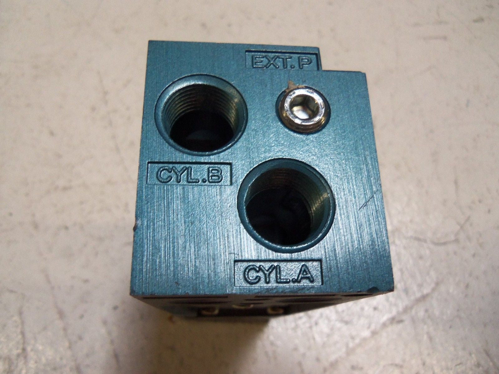 MAC 82A-0A-CKA SOLENOID VALVE *USED*