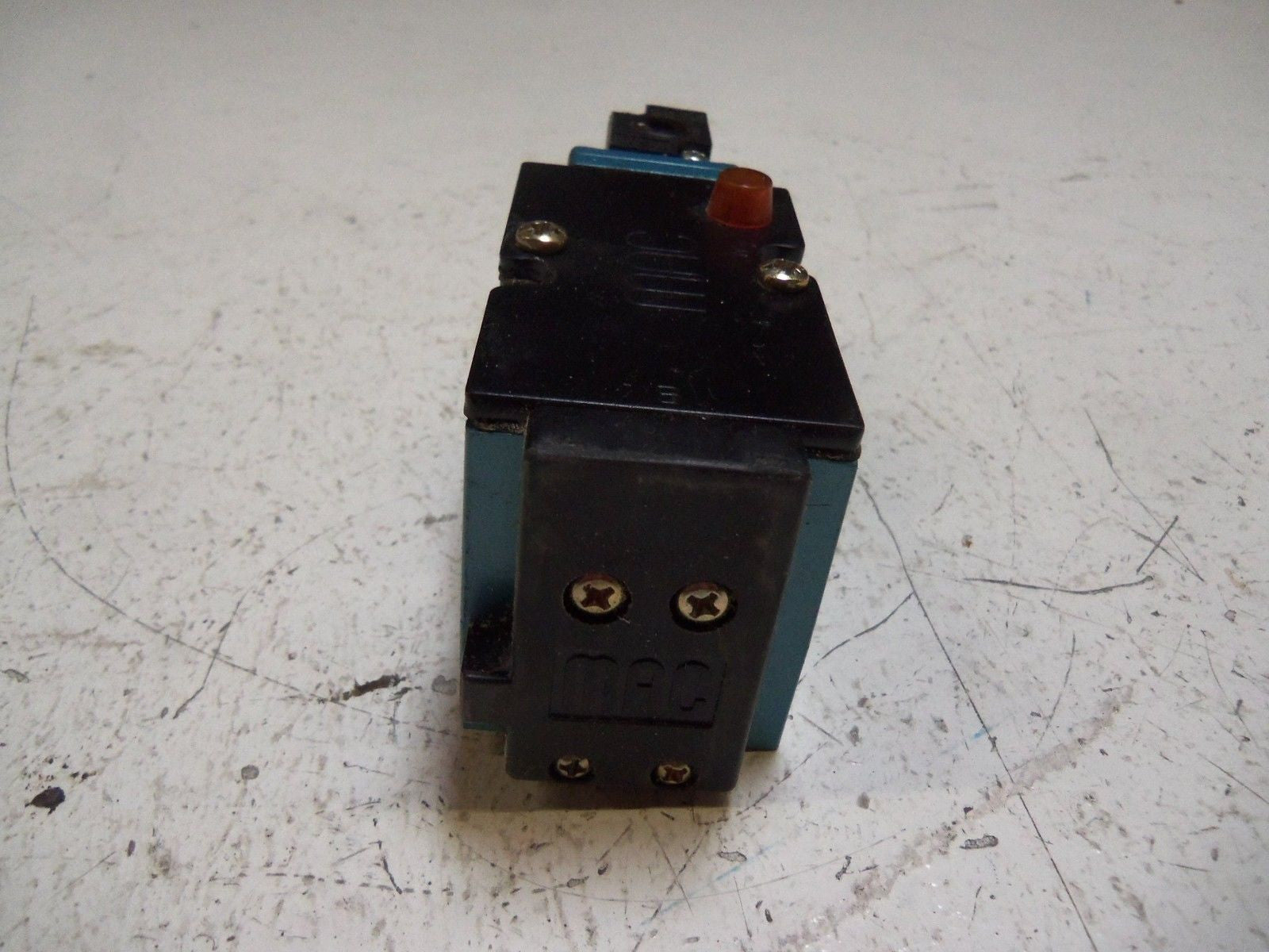 MAC 82A-AC-000-TM-DFFP-1DK SOLENOID VALVE *USED*