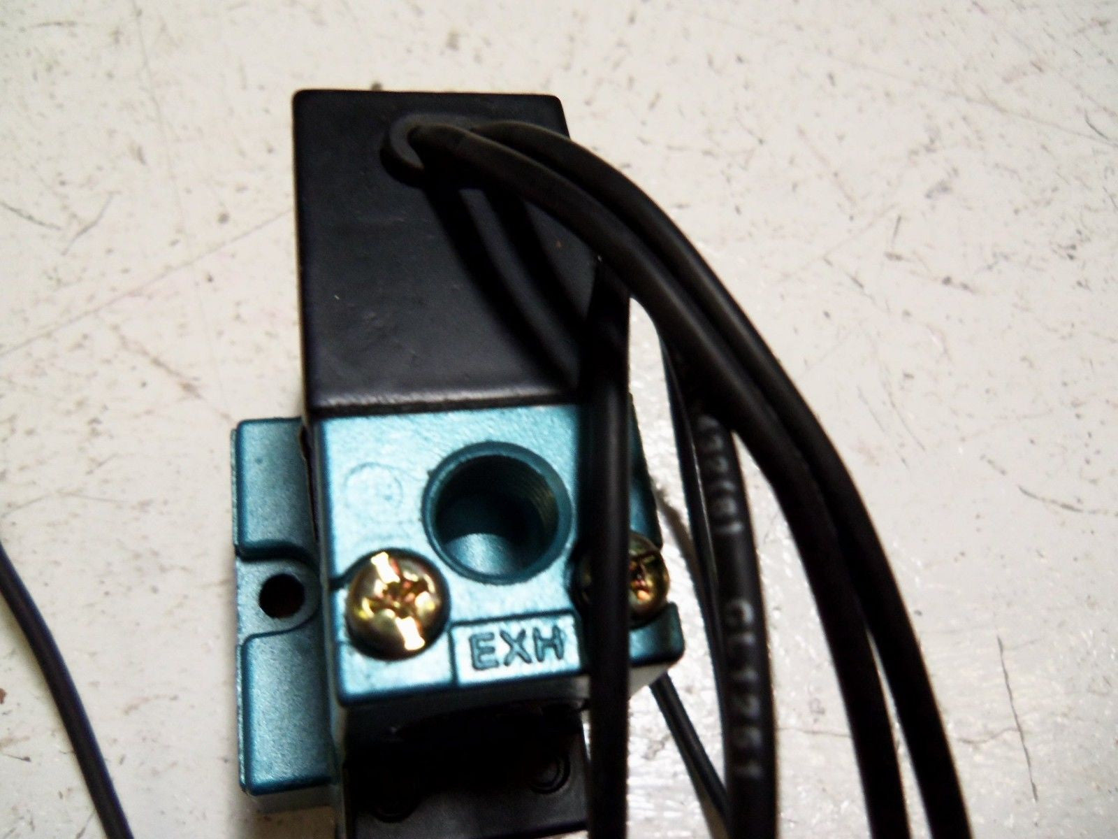 MAC 9128-PP-611BA SOLENOID PNEUMATIC VALVE *USED*