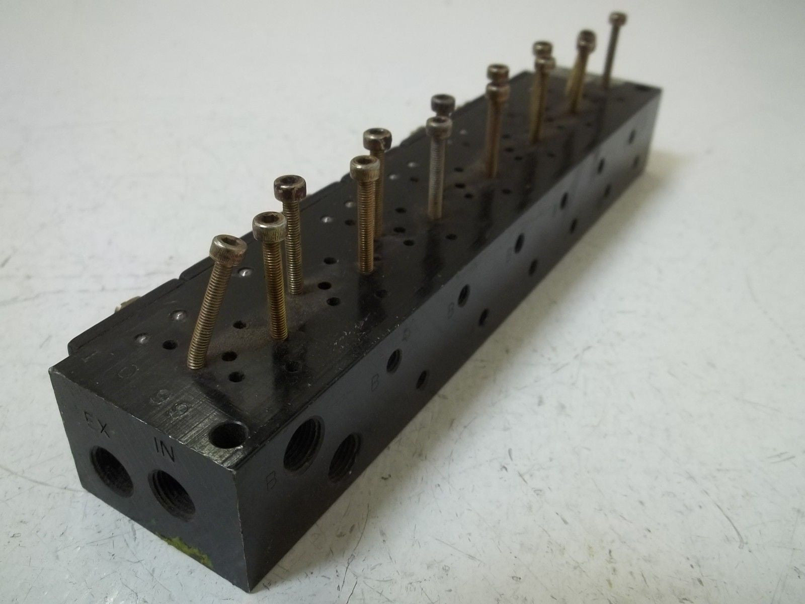 MAC CIRCUIT BAR *USED*