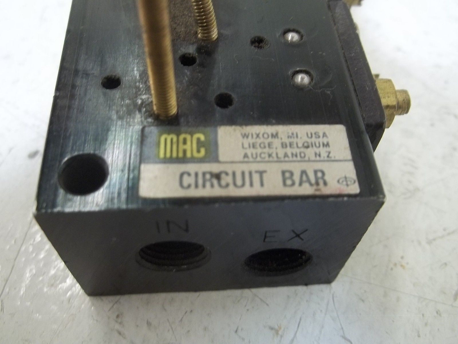 MAC CIRCUIT BAR *USED*