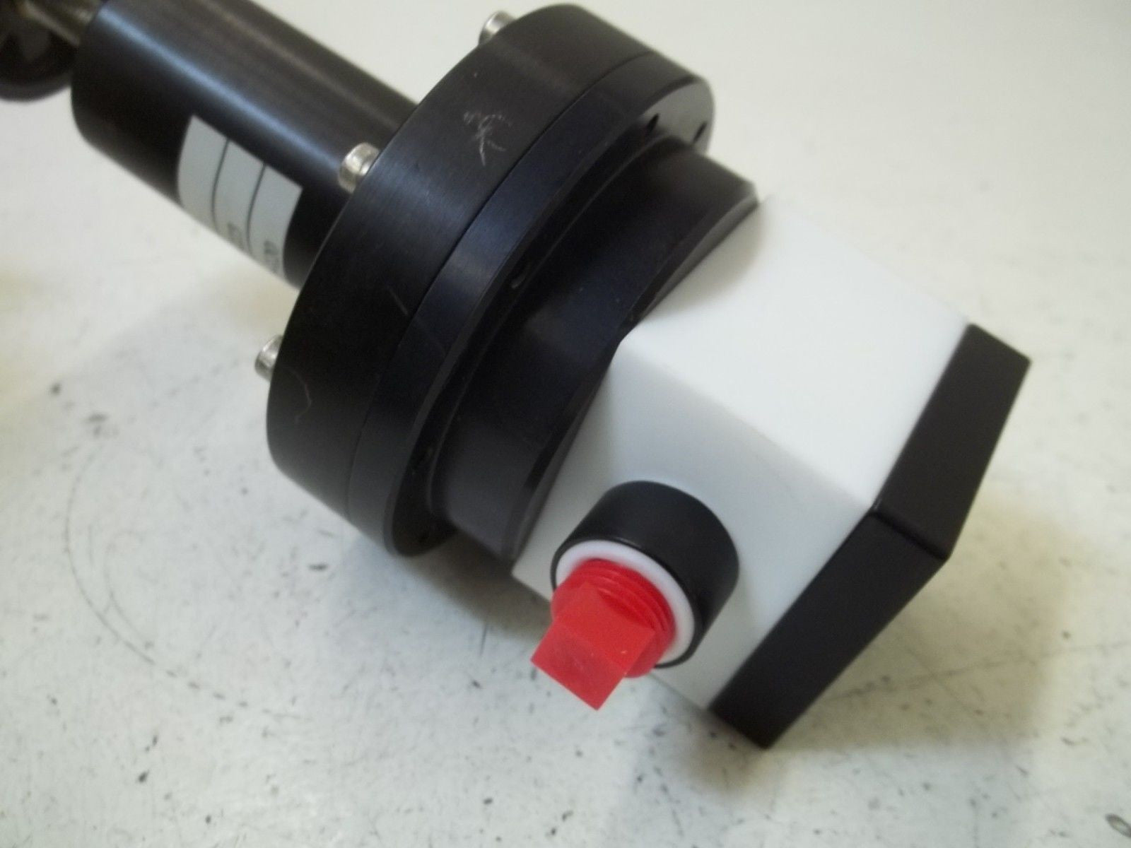 MACE 975-1044-223 *NEW NO BOX*