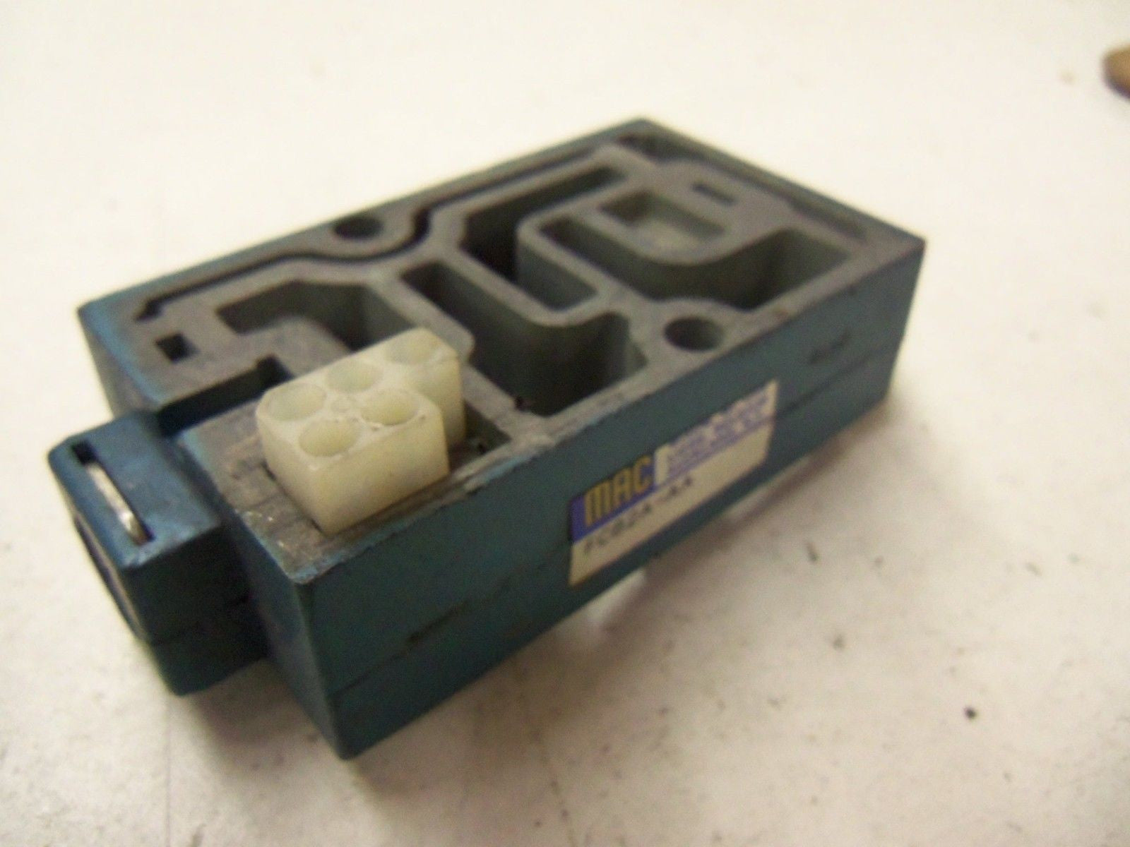 MAC FC82A-AA  *USED*