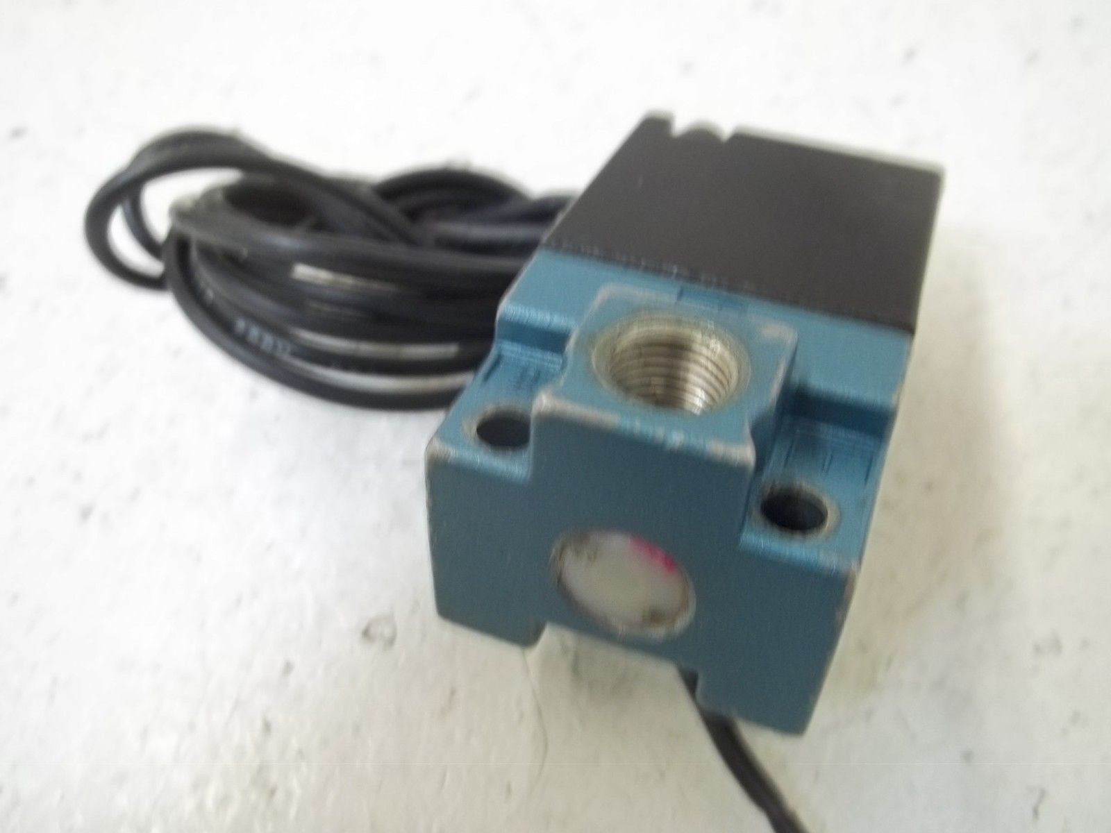 MAC PPE-611BAAA SOLENOID VALVE 24VDC *USED*