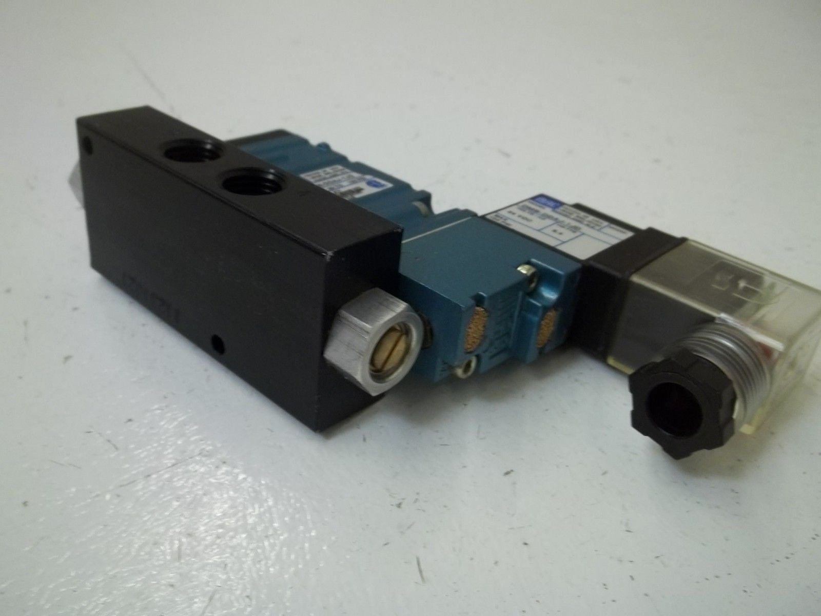 MAC VALVE INC. 413A-BBA-DM-DDAJ-1JD SOLENOID VALVE *NEW IN BOX*