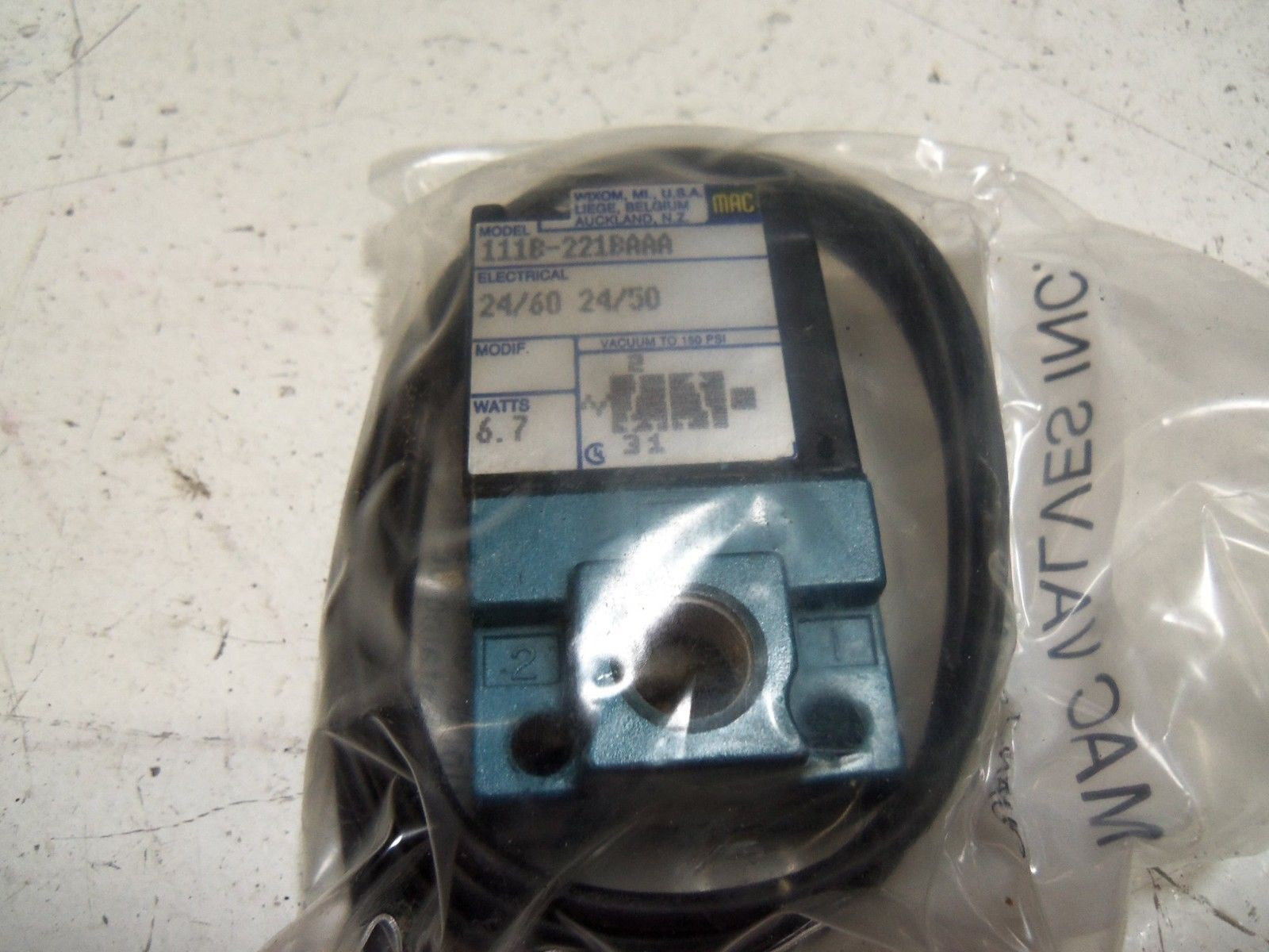 MAC VALVES 111B-221BA PNEUMATIC VALVE *NEW IN BOX*