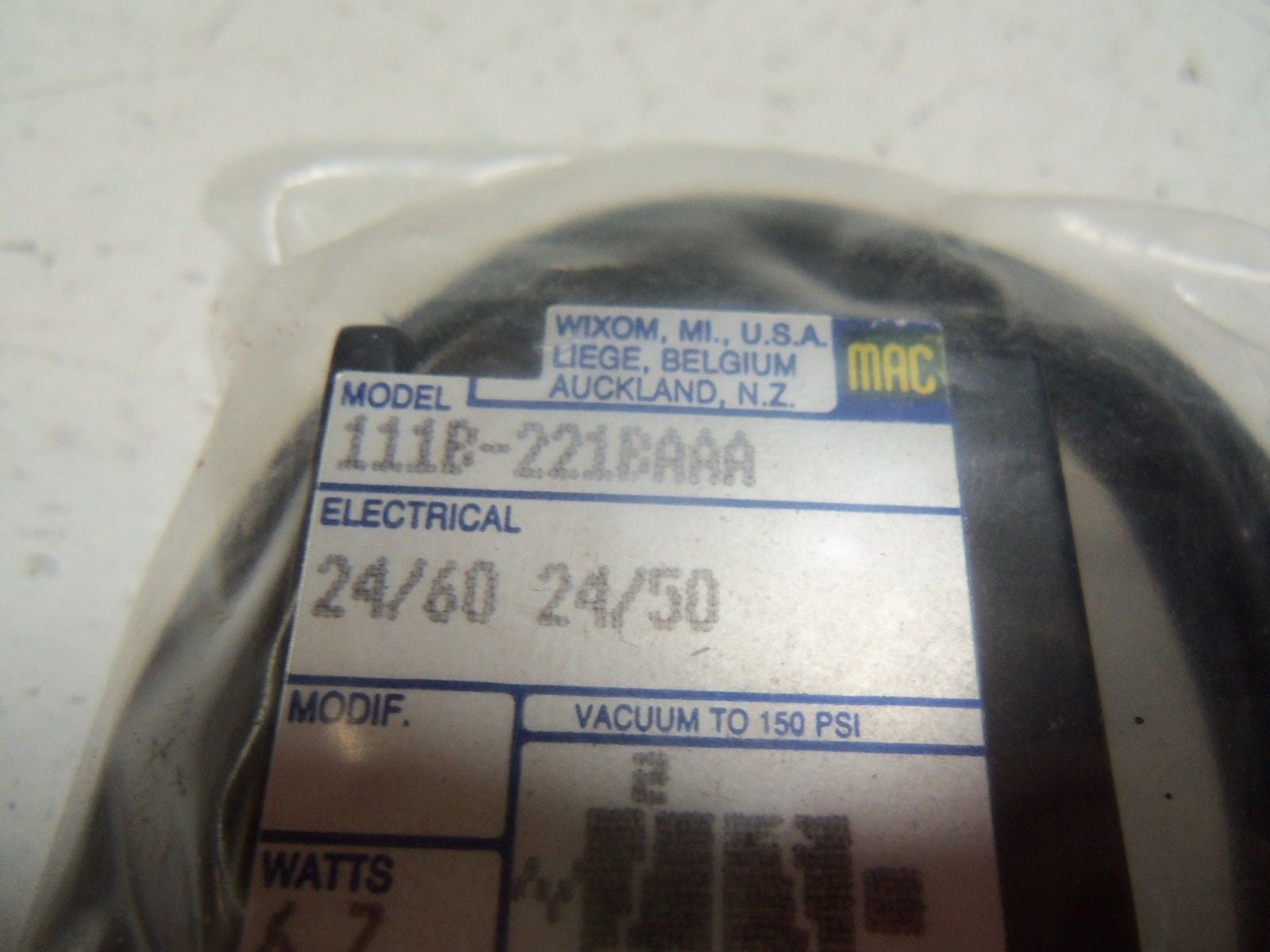 MAC VALVES 111B-221BA PNEUMATIC VALVE *NEW IN BOX*