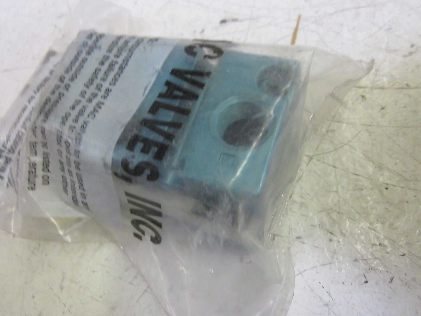 MAC VALVES M-09001-01 MANIFOLD FASTENING KIT 3/4" *NEW IN A FACTORY BAG*