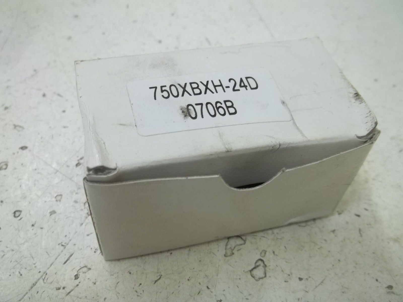 MAGNECRAFT 750XBXH-24D RELAY 24V DC *USED*