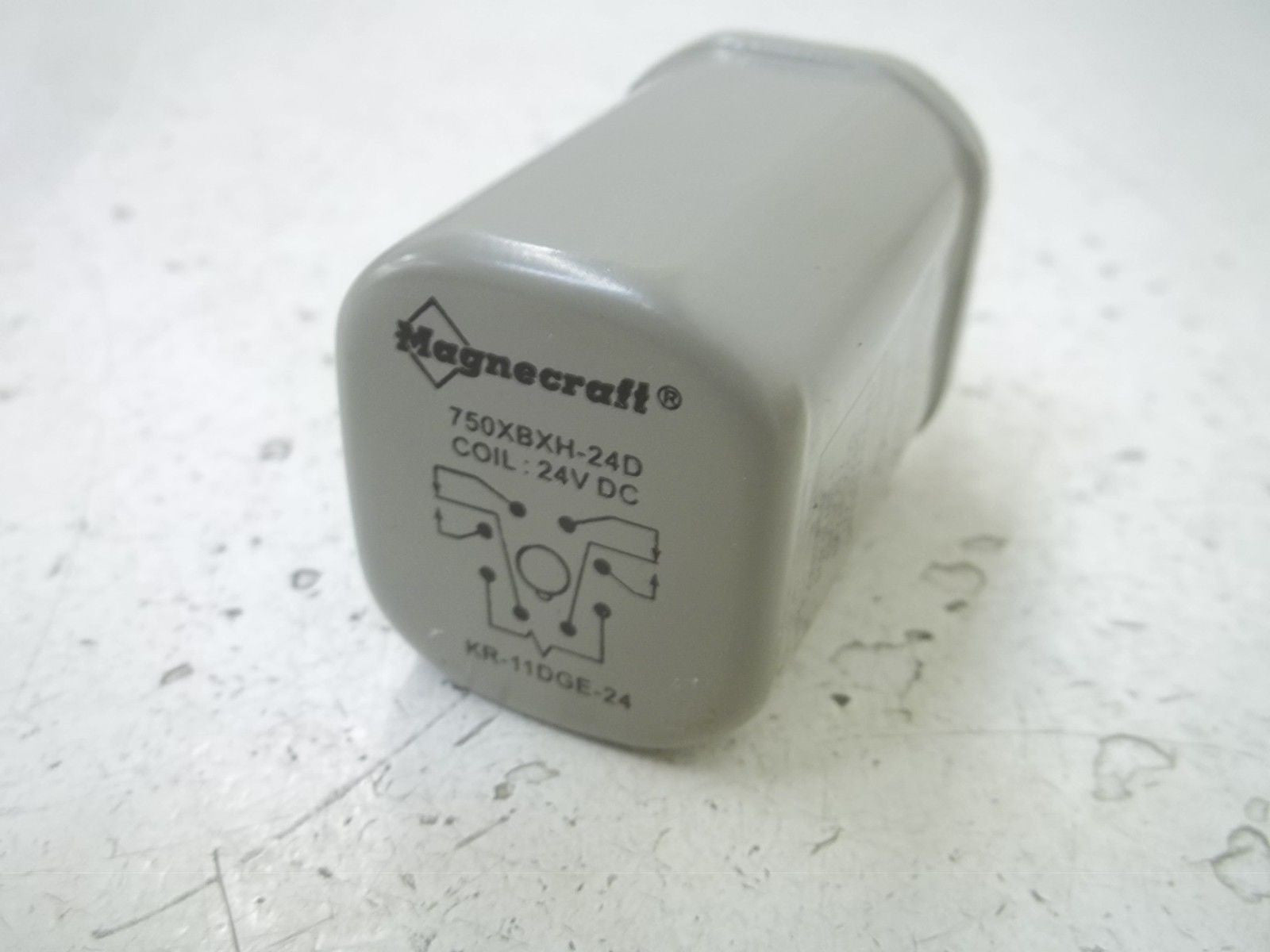MAGNECRAFT 750XBXH-24D RELAY 24V DC *USED*