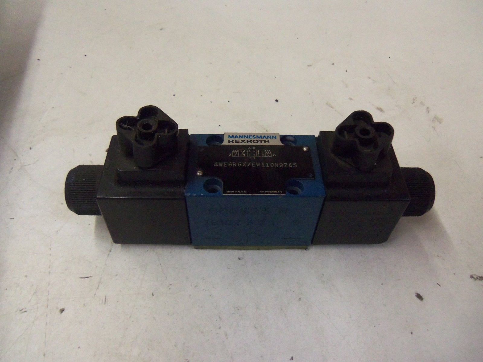 MANNESMANN REXROTH 4WE6R6X / EW110N9Z45 *USED*
