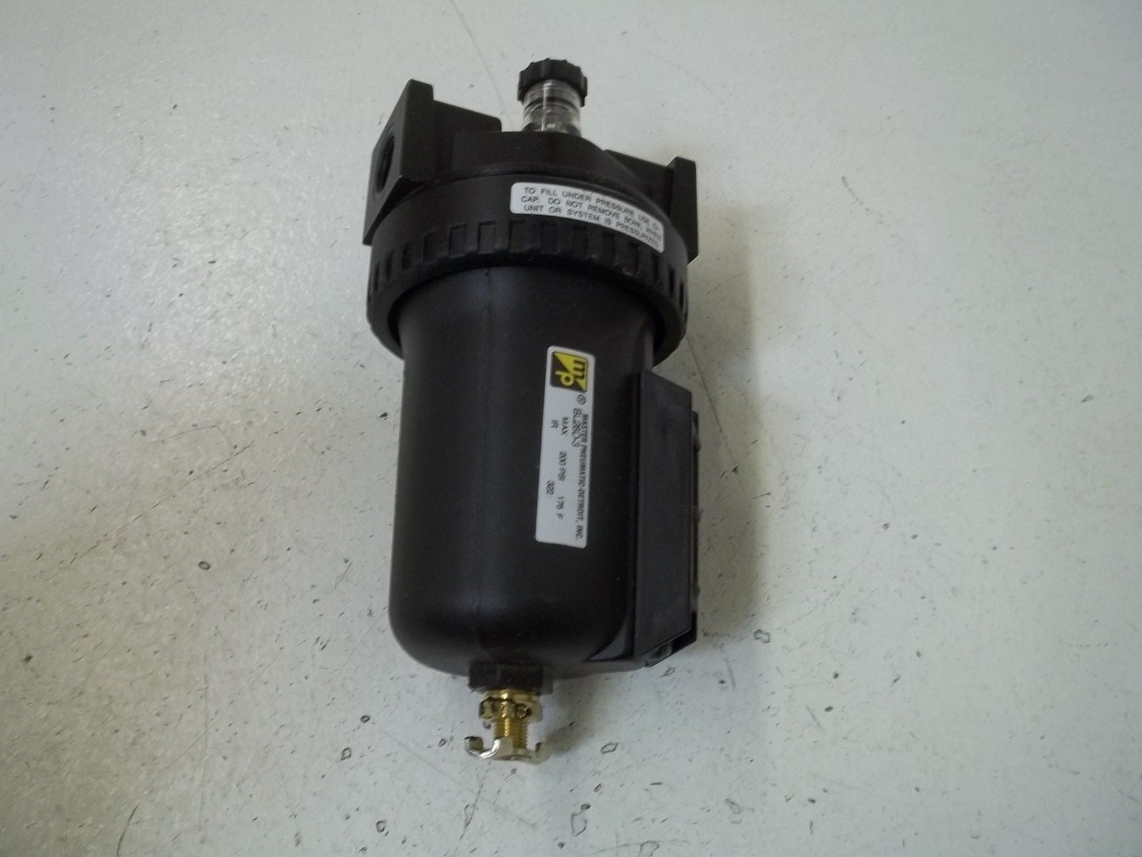 MASTER PNEUMATIC-DETROIT, INC. BL28D-3 3/8" LUBRICATOR *NEW IN BOX*