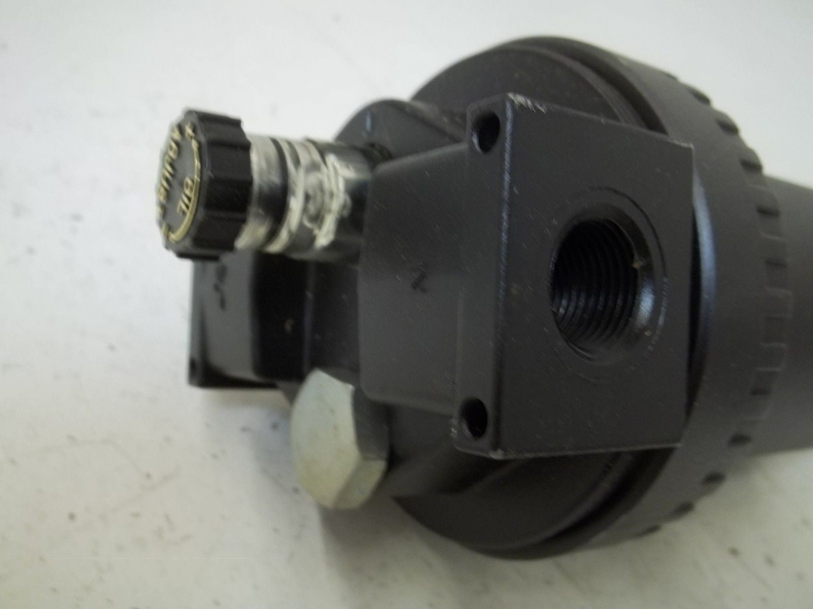 MASTER PNEUMATIC-DETROIT, INC. BL28D-3 3/8" LUBRICATOR *NEW IN BOX*