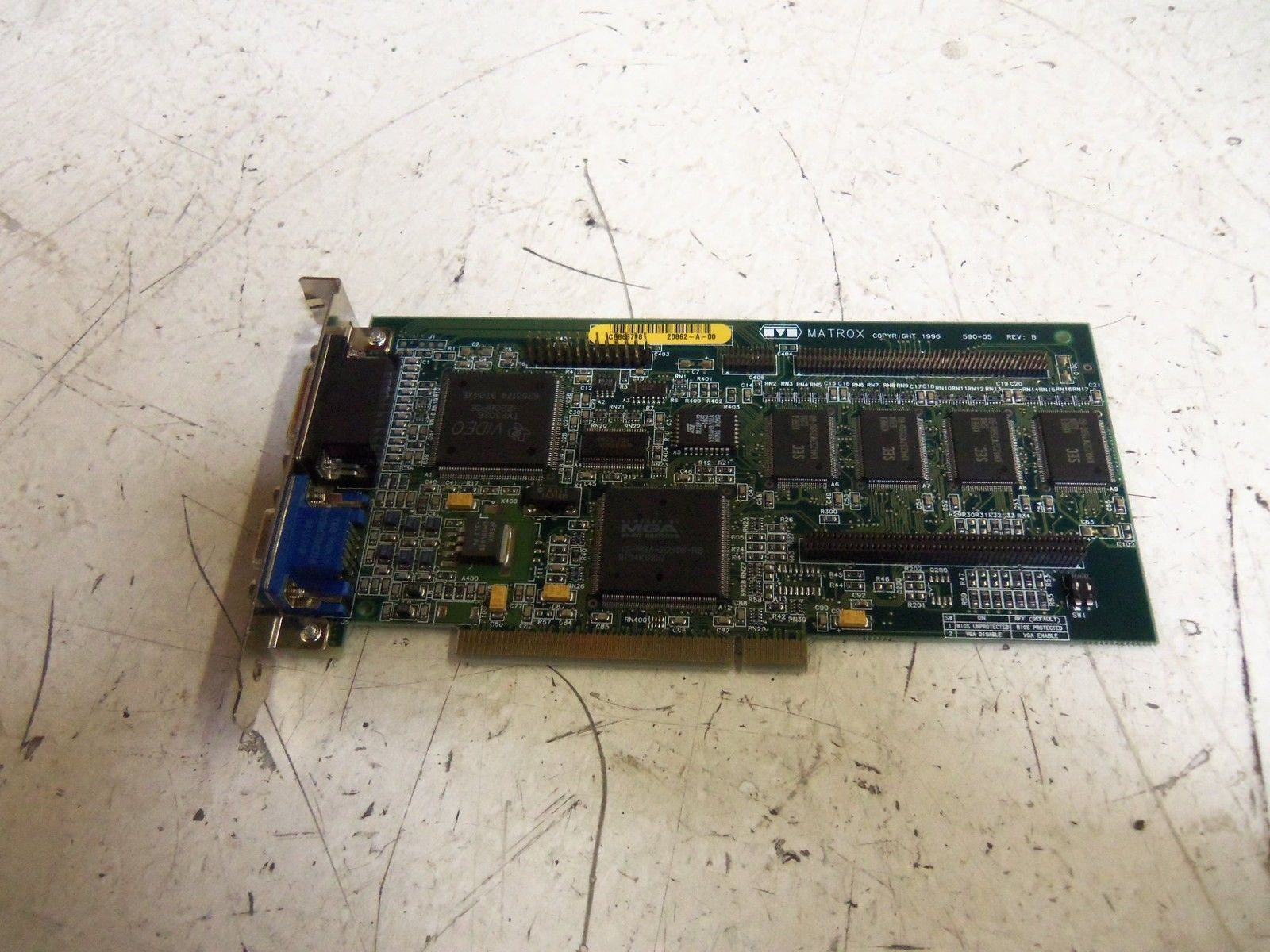 MATROX MGA-MIL/4BN VGA VIDEO CARD *NEW NO BOX*