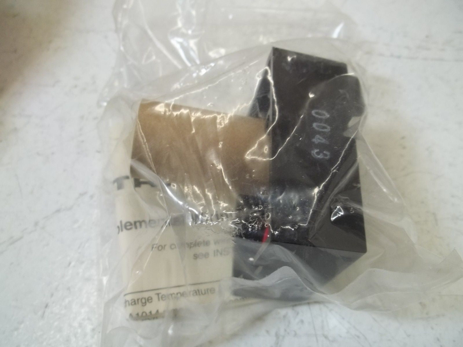 MAXITROL COMPANY TS114D DISCHARGE AIR SENSOR TEMP. RANGE 200-250 *NEW IN BOX*