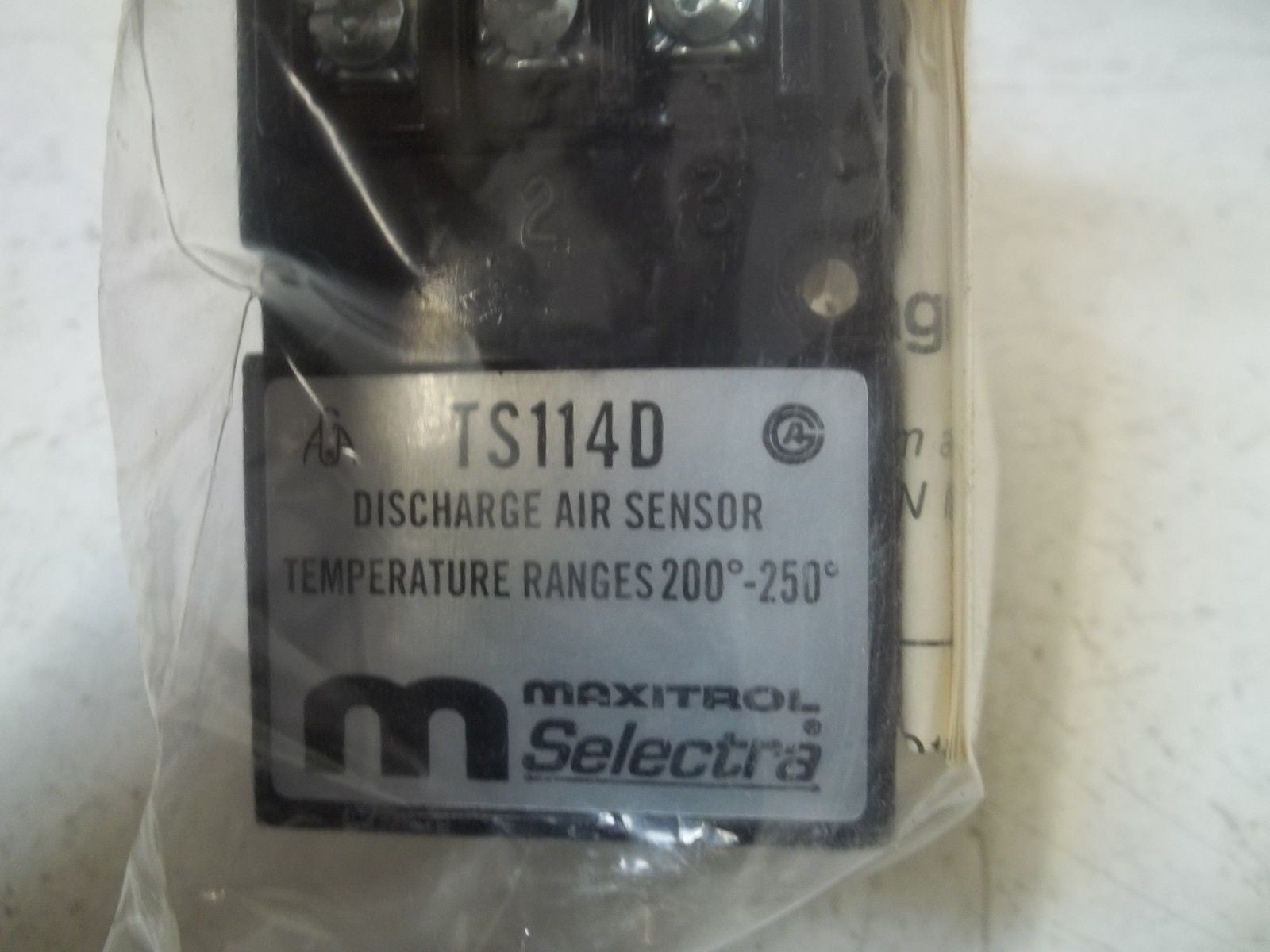 MAXITROL COMPANY TS114D DISCHARGE AIR SENSOR TEMP. RANGE 200-250 *NEW IN BOX*