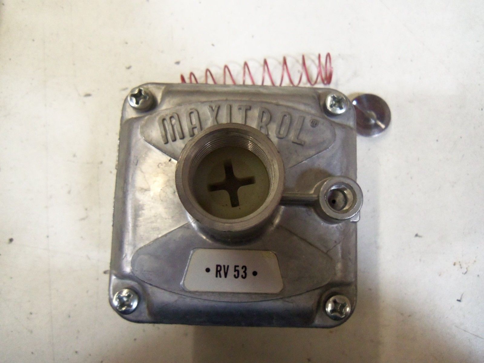 MAXITROL RV35 PRESSURE REGULATOR VALVE *NEW NO BOX*