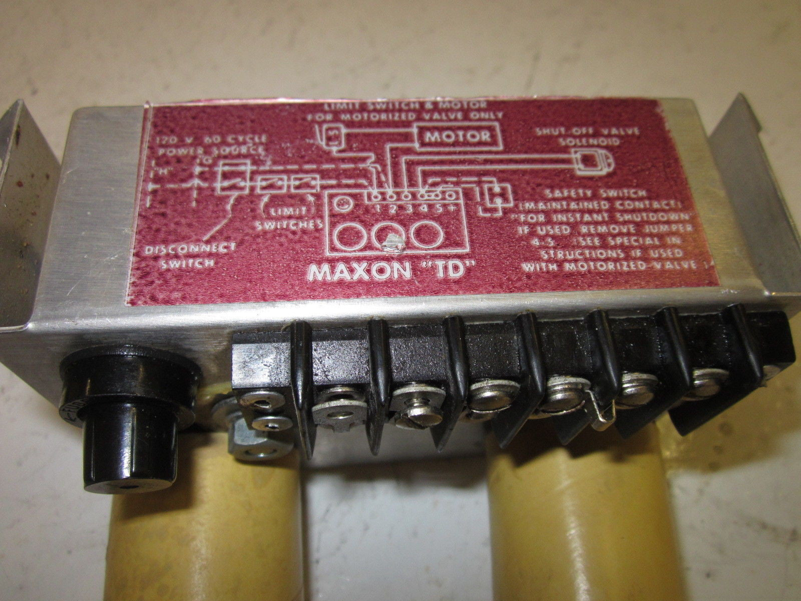 MAXON TD 36587 1-3 SEC. DELAY 120V *USED*