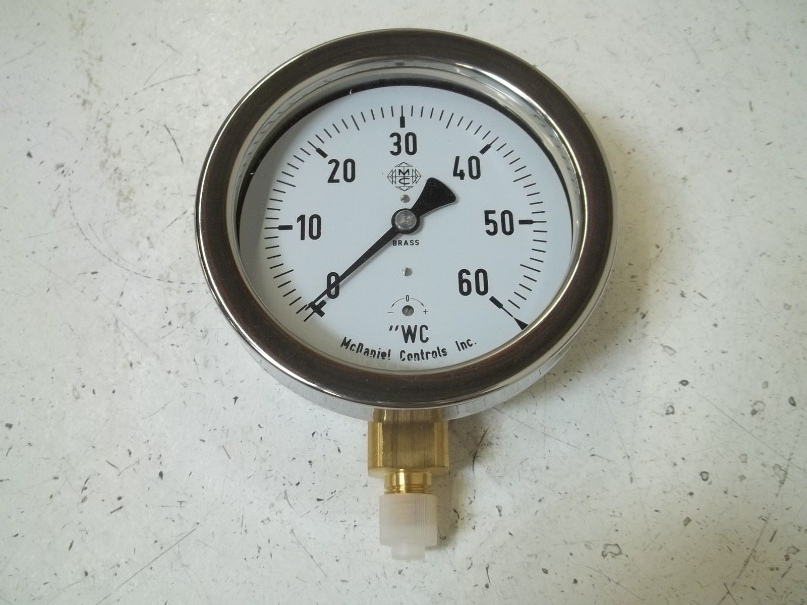 MCDANIEL CONTROLS INC. L60 1/4" GAUGE 0-60 *NEW IN BOX*