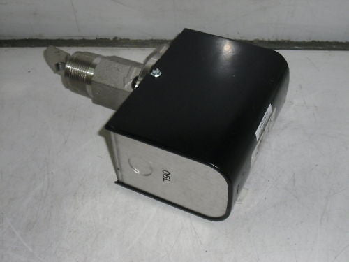 MCDONNELL & MILLER FLOW SWITCH  FS7-45 *NEW*