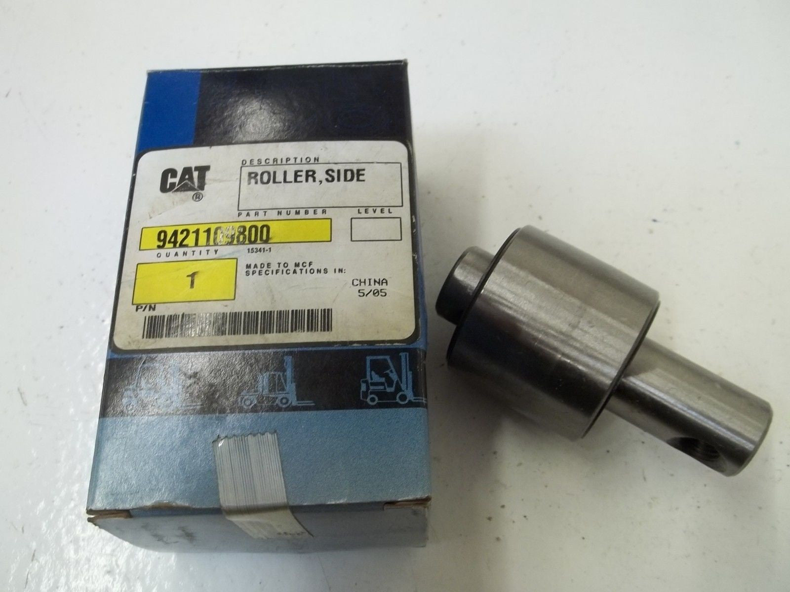 MCF942100L800 ROLLER, SIDE *NEW IN BOX*