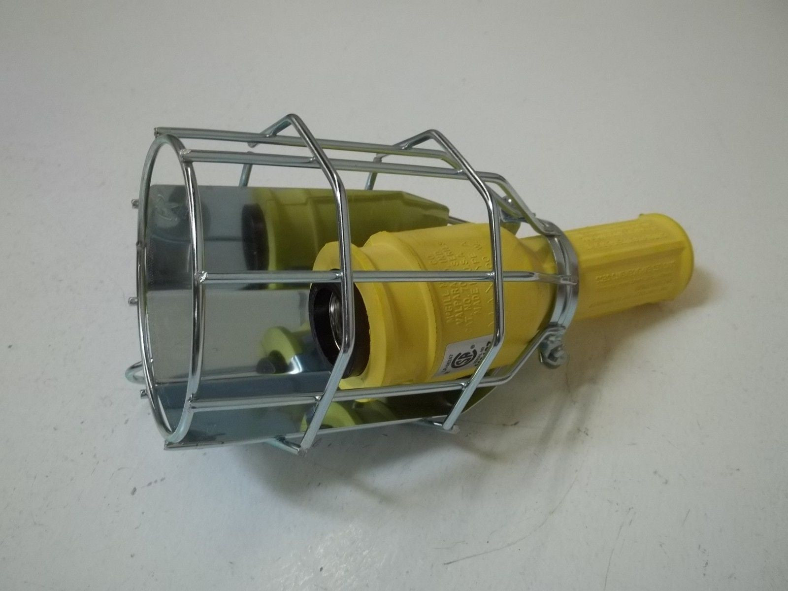 MCGILL C7001SRG GROUNDED INDUSTRIAL EXTENSION LIGHT *NEW IN BOX*