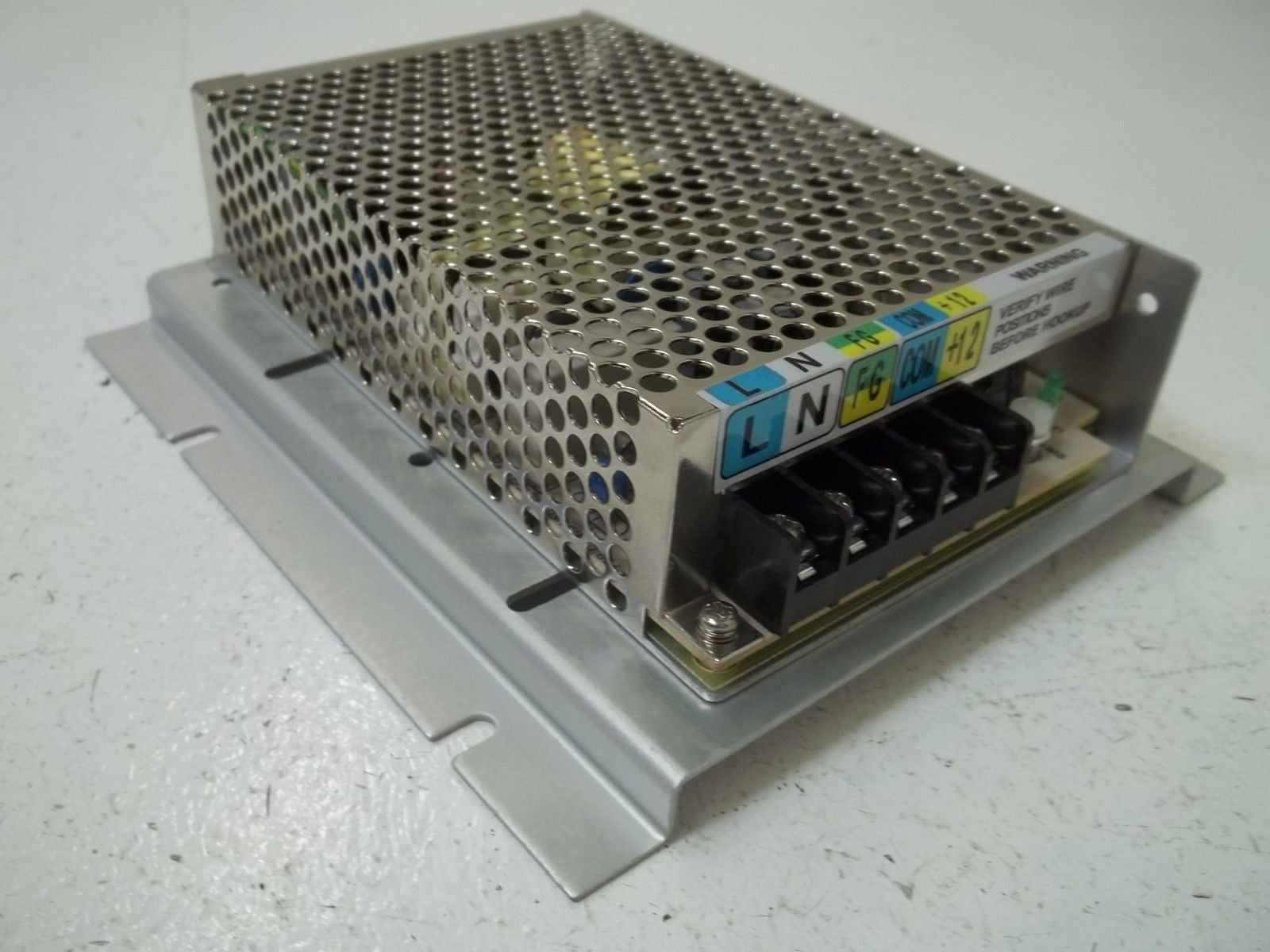 MEAN WELL S-60-12 POWER SUPPLY 100-240VAC 2A *NEW NO BOX*