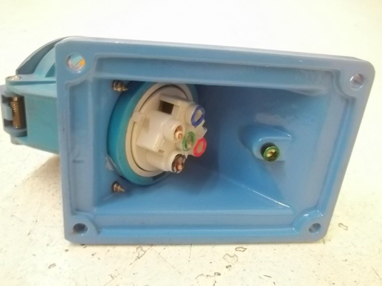 MELTRIC 63-14075 RECEPTACLE *USED*