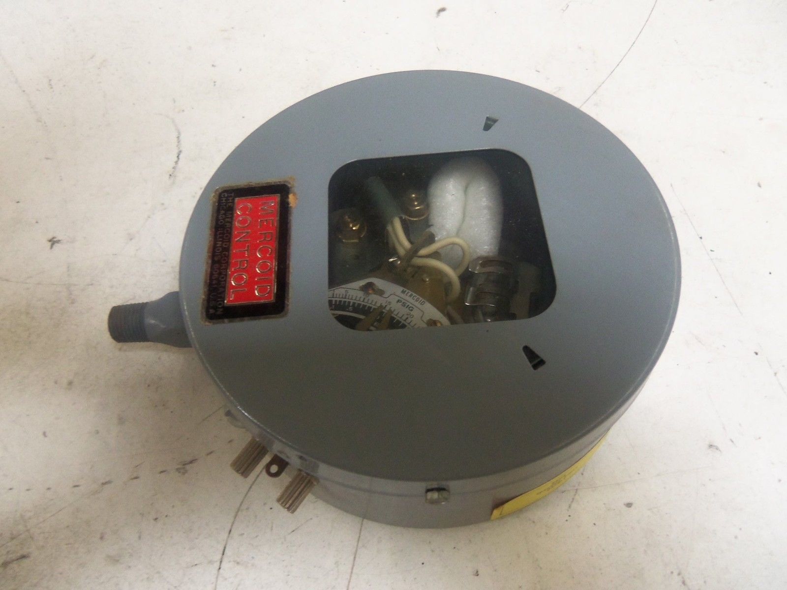 MERCOID DA31-2-R4 GAS PRESSURE SWITCH *USED*