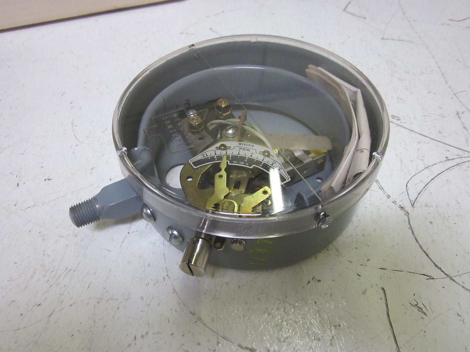 MERCOID DS231-2 R1 PRESSURE SWITCH 0-15PSIG  *USED*