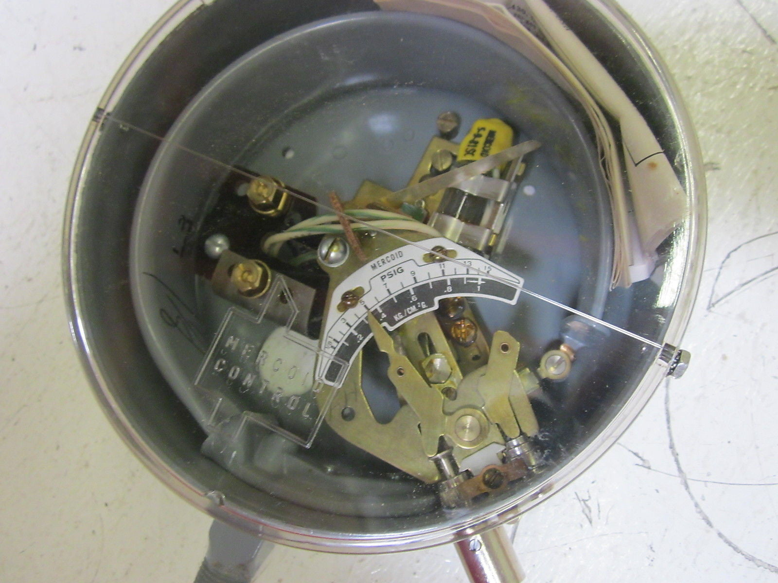 MERCOID DS231-2 R1 PRESSURE SWITCH 0-15PSIG  *USED*