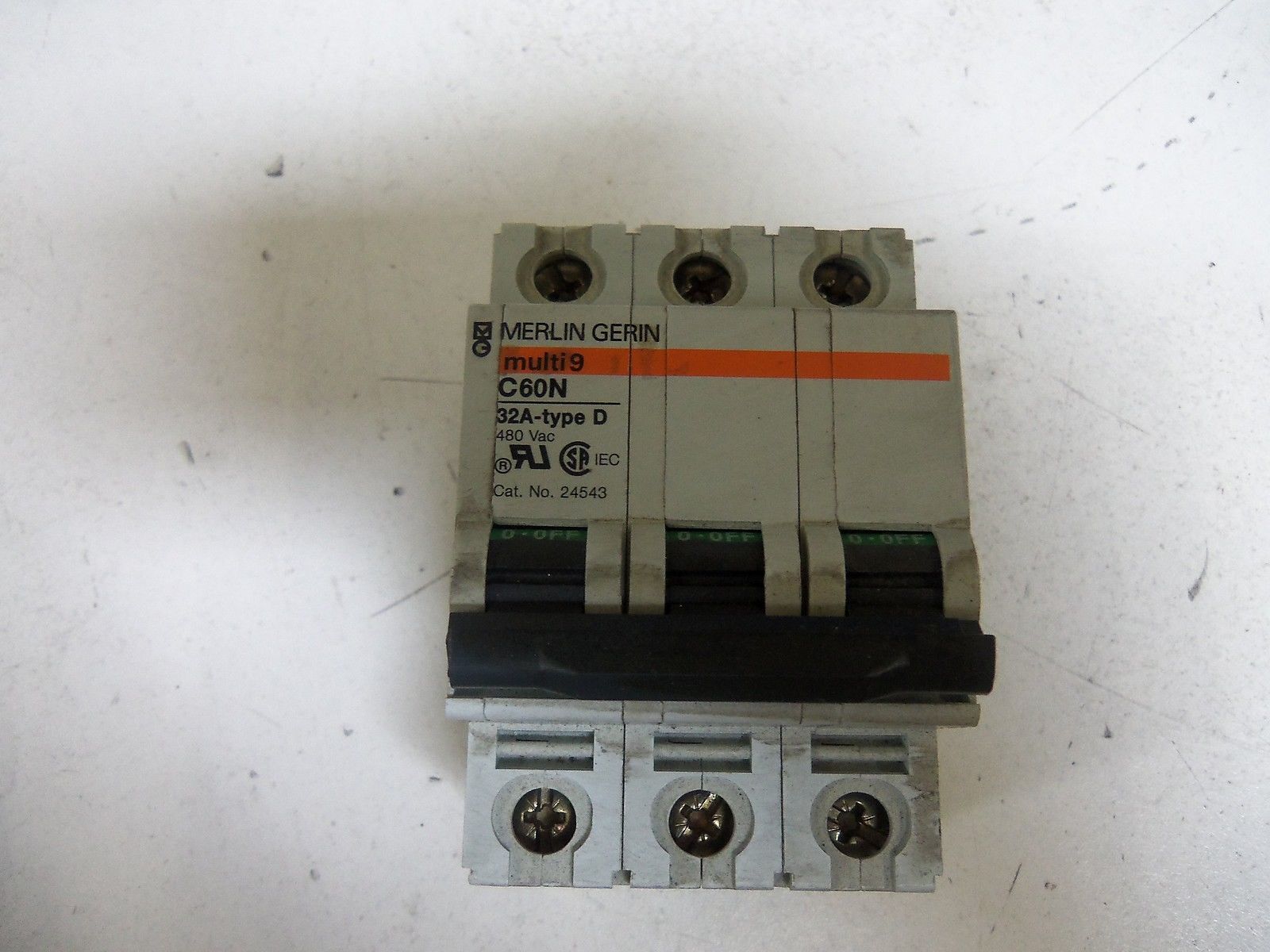 MERLIN GERIN 24543 CIRCUIT BREAKER 32A *USED*