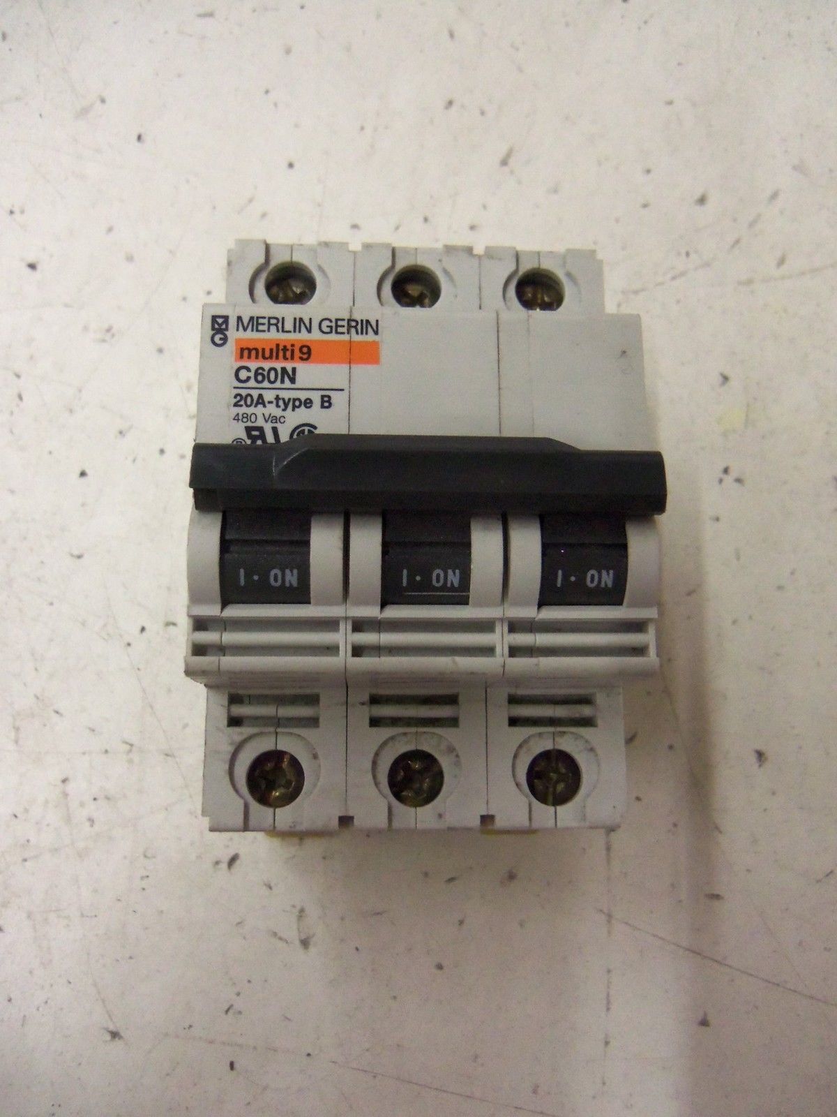 MERLIN GERIN 24149 CIRCUIT BREAKER 20A *USED*