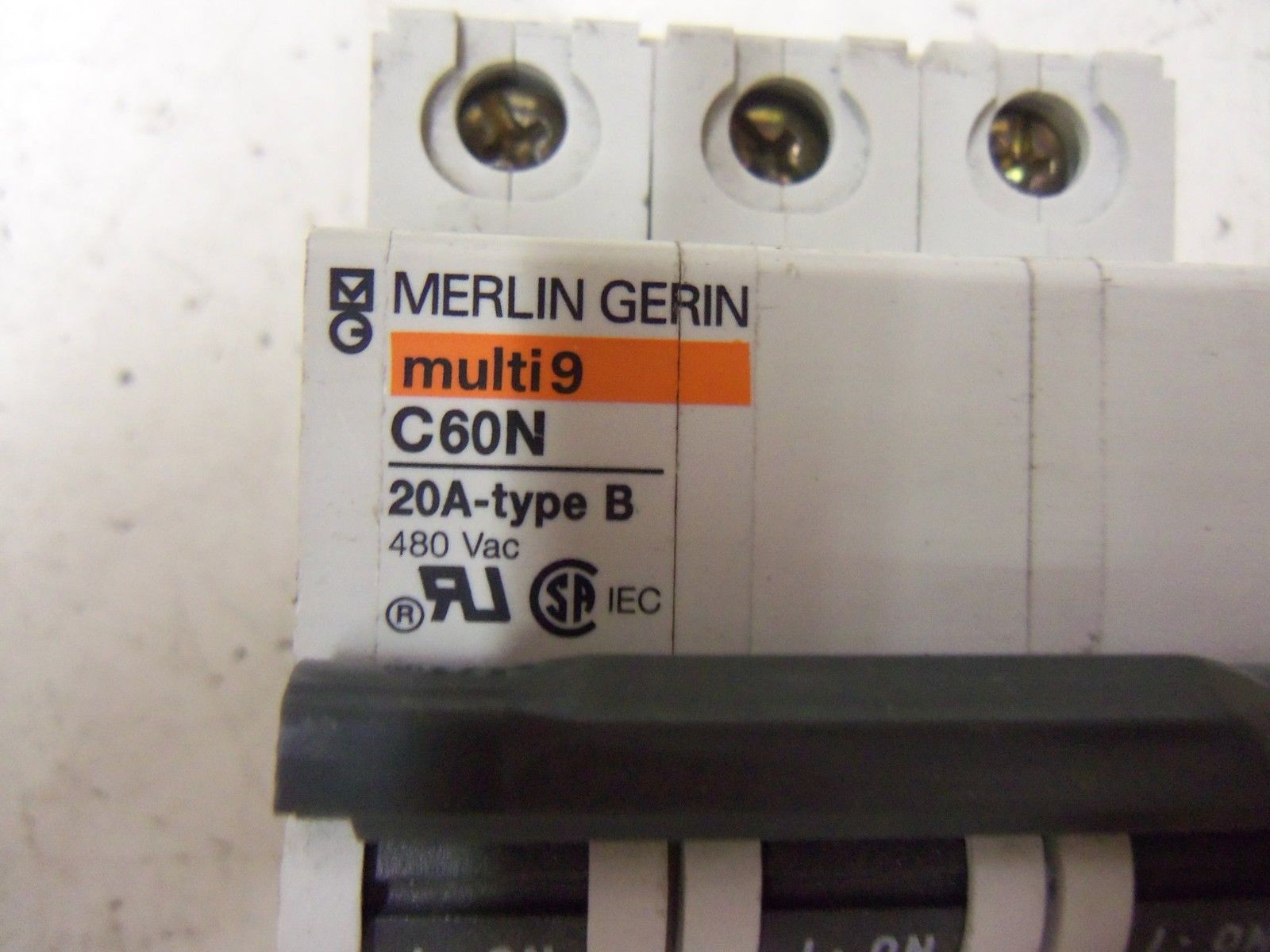 MERLIN GERIN 24149 CIRCUIT BREAKER 20A *USED*